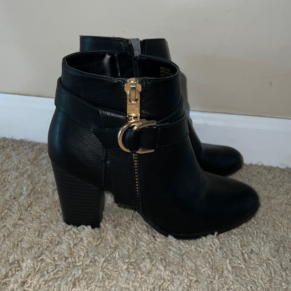 Women’s APT 9 black booties